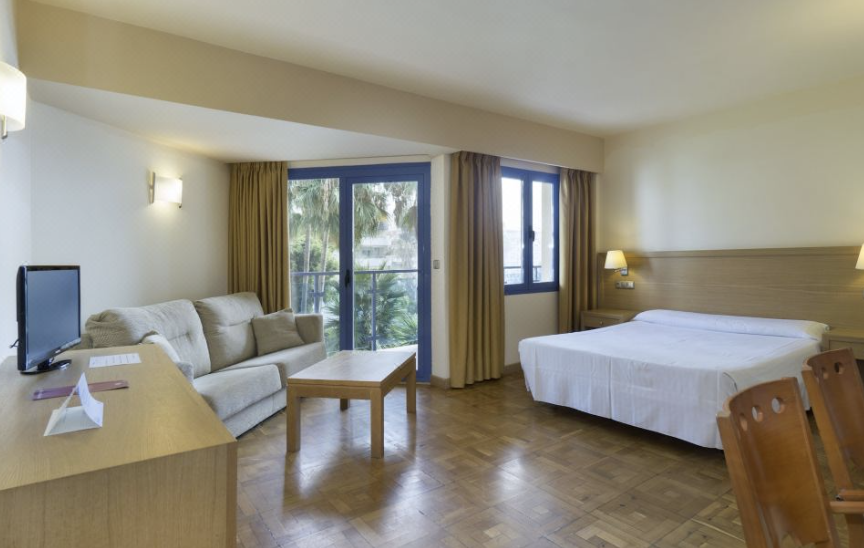 Apartamentos MS Puerto Marina (antes Pepita)